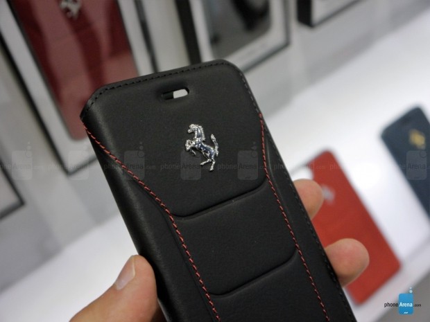 Ferrari kırmızı deri iPhone kılıfı - Resim: 5