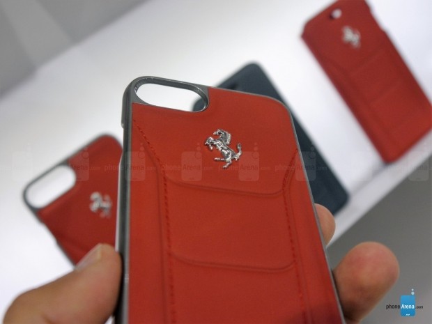 Ferrari kırmızı deri iPhone kılıfı - Resim: 7