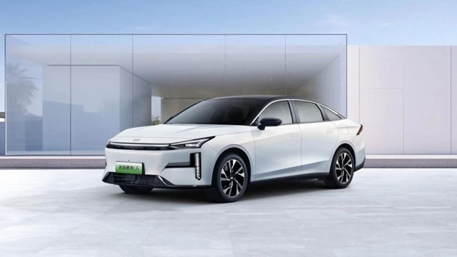 Geely Galaxy L6 spor versiyonunu tanıttı - Resim : 1