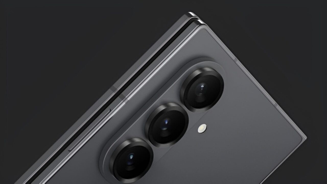 Galaxy Z Fold 8 kamera tarafında rotayı değiştiriyor: Tasarım tamamen değişecek! - Resim : 1