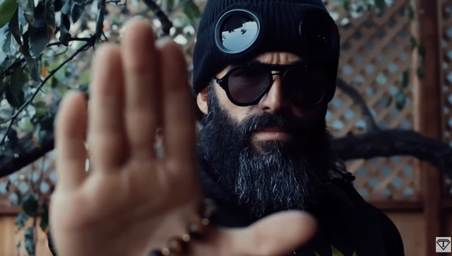 Turabi'nin yeni şarkısı da gündem oldu, daha saçması çıkana kadar en saçması - Resim : 1