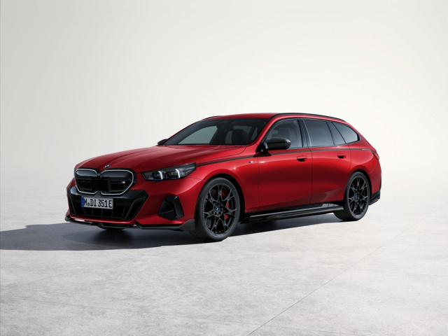 BMW i5 Touring için M Performans parçaları tanıtıldı - Resim : 1