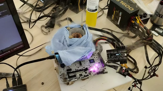 İntel hız konusunda AMD'yi köşeye sıkıştırdı!