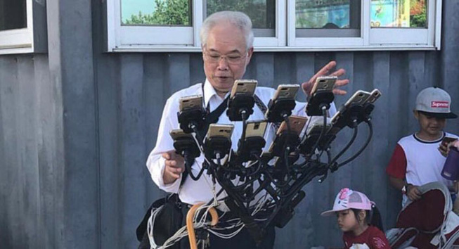 Pokemon Dede ayda 1200 dolar harcıyor! - Resim : 1