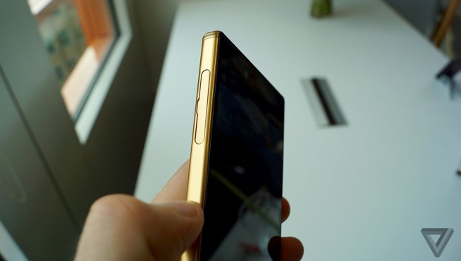 1441259974_1441207605sonyxperiaz5premium8.0.jpg