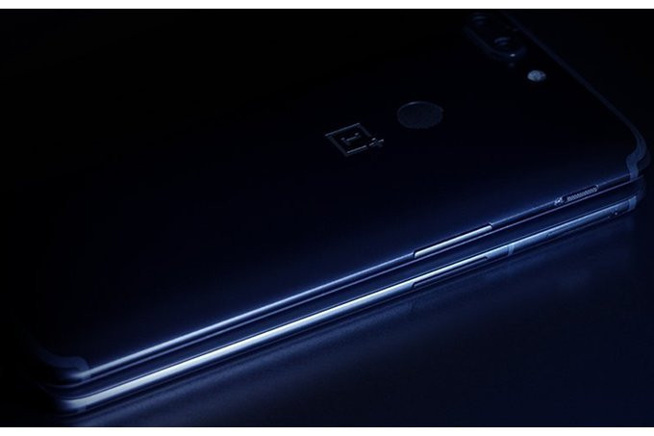 OnePlus 6, resmi görseliyle karşımızda! - Resim : 1