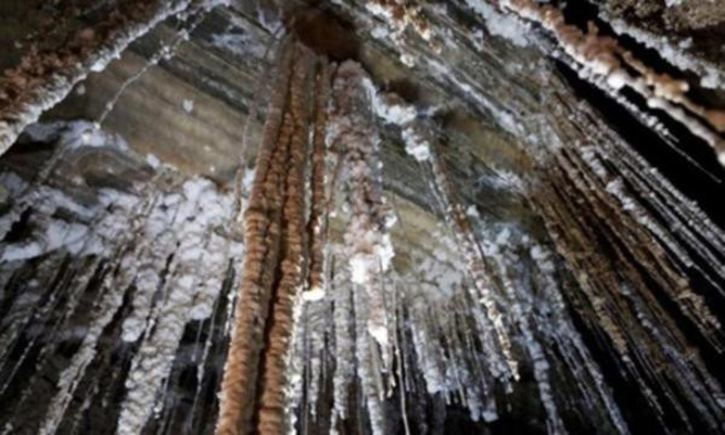 Dünyanın en uzun tuz mağarası! - Resim : 1