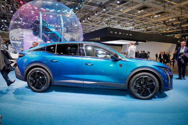 Yeni Peugeot 408: Paris Otomobil Fuarı'nda ilk kez görücüye çıktı! - Resim : 1