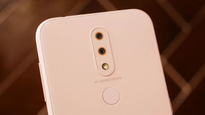 Yeni akılsız telefonumuz: Nokia 210! - Resim : 3