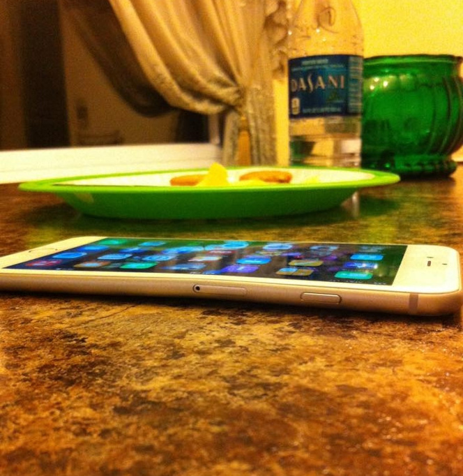 1411494087_apple-iphone-6-plus-bent-02.jpg