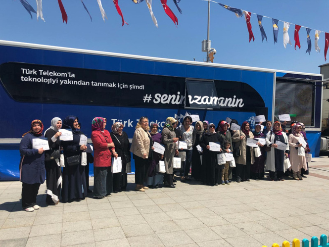 Türk Telekom Gezici Eğitim Tırı İstanbul’a geldi! - Resim : 1