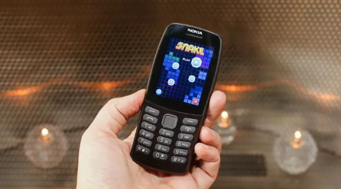 Yeni akılsız telefonumuz: Nokia 210! - Resim : 1