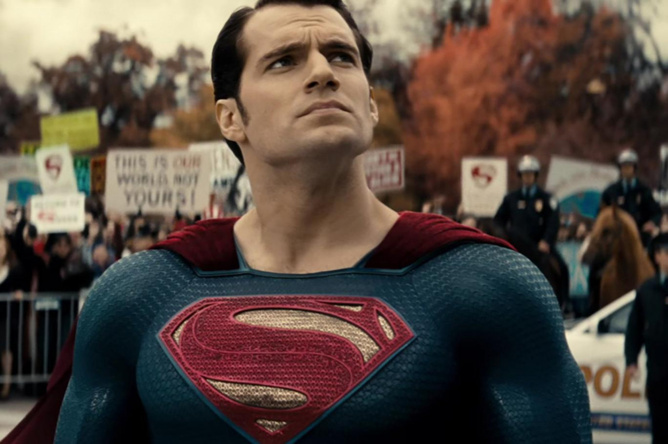 Henry Cavill'dan beklenen haber geldi: "Superman olarak geri dönüyorum" - Resim : 1
