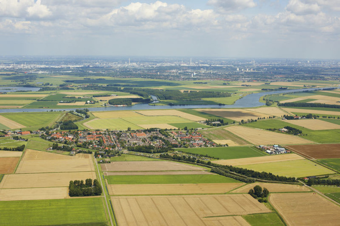 Hollanda ne yapıyor da dünyaya tarım satıyor?
