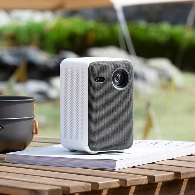 Xiaomi avucunuzun içine sığan projektörüyle çok konuşulacak!