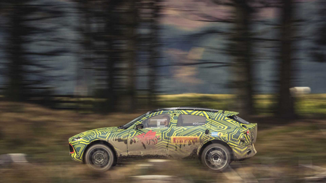 Aston Martin DBX sahneye çıkıyor! - Resim : 1