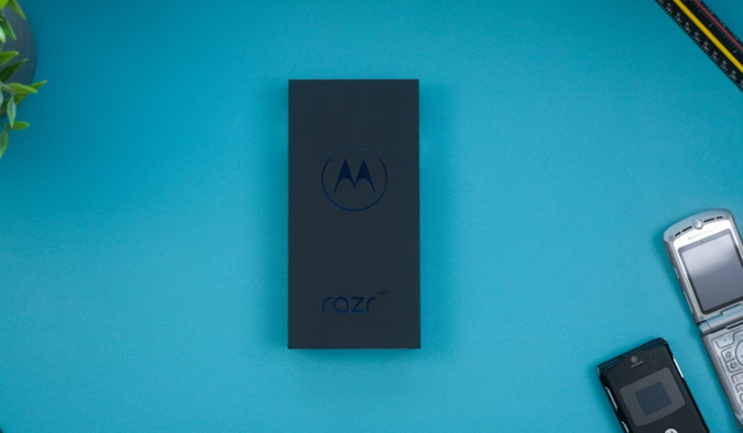 Motorola Razr Fold İnceleme: $1.900'lık İlk Büyük Katlanabilirinde Güçlü Batarya, Ciddi Eksikler - Resim : 1