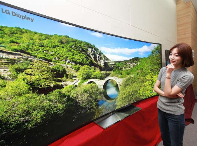 1387717403_lg-to-unveil-worlds-first-105-inch-curved-ultra-hd-tv-at-ces-20142.jpg