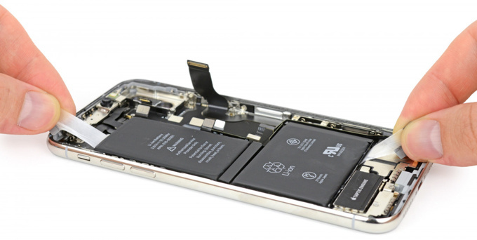 Yeni iPhone modellerinde daha büyük batarya olabilir! - Resim : 1