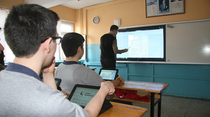 Öğrencilere tablet yerine bilgisayar dağıtılacak - Resim : 1