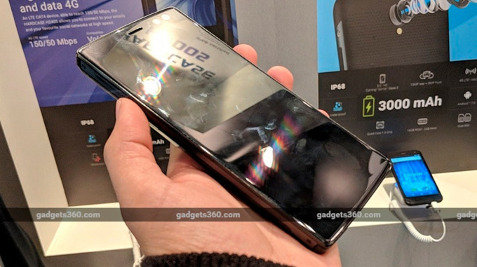 Dünyanın en büyük piline sahip akıllı telefon tanıtıldı - Resim : 2