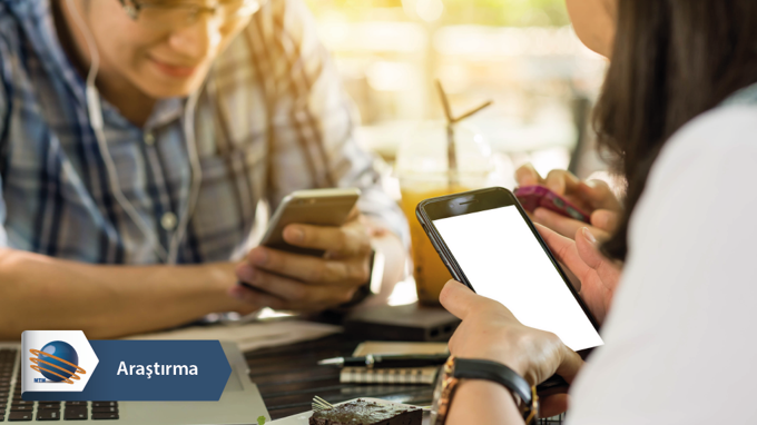 Türkiye akıllı telefon bağımlısı - Resim : 1