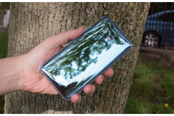 HTC U12 yepyeni tasarım ile gelebilir - Resim : 1