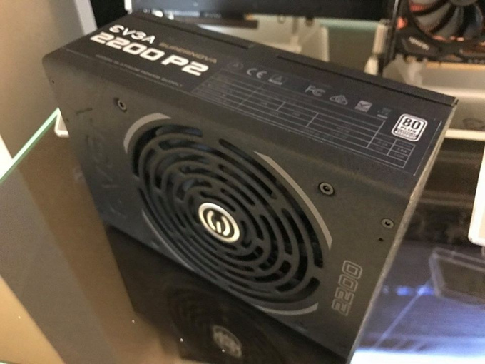 EVGA, 'Canavar Boy' güç kaynağını CES 2018'de tanıttı! - Resim : 1