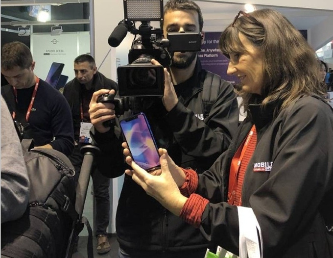 Dünyanın İlk Androidli iPhone X'i piyasada! - Resim : 1