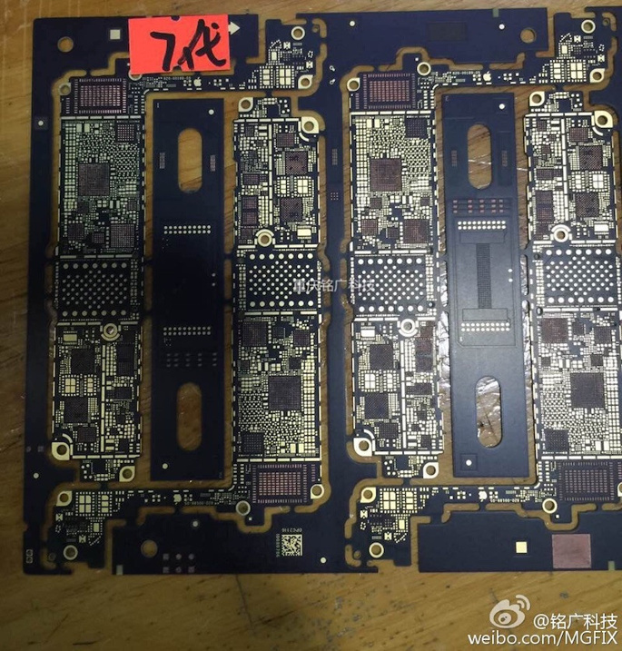 1470734521_back-of-iphone-7s-motherboard.jpg