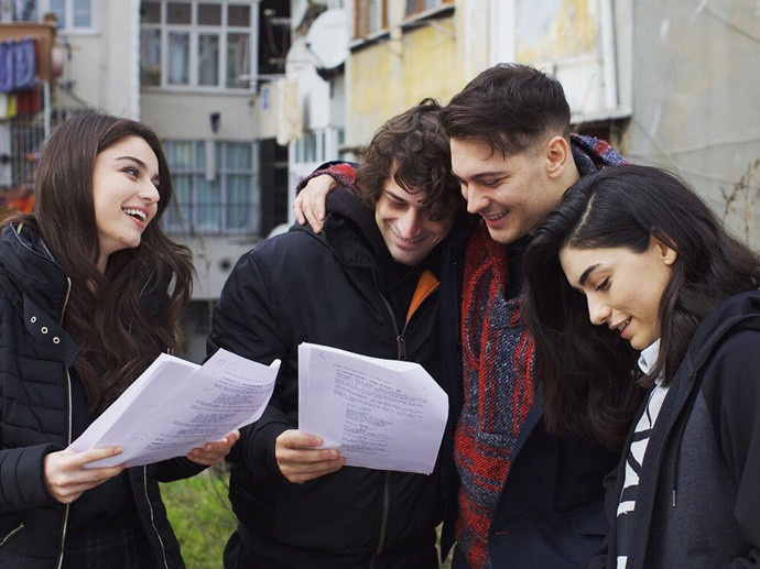 Netflix'in Türk dizisinden ilk fotoğraflar paylaşıldı! - Resim : 1