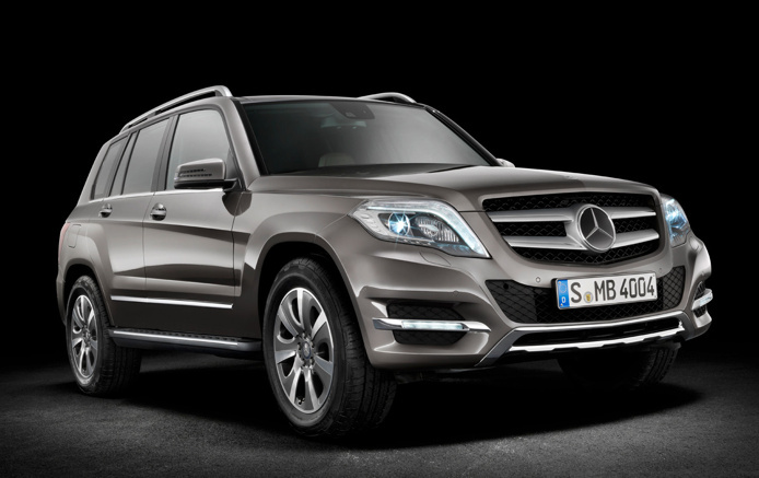 1374850040_2013-mercedes-benz-glk250-bluetec-front-three-quarters-view.jpg