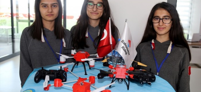 Türk öğrenciler atıklardan drone ürettiler! - Resim : 1