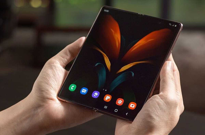 samsung galaxy fold 3 görseli