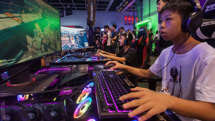 16 yaş altındaki gençlerin canlı yayın yapması yasaklandı! - Resim : 1