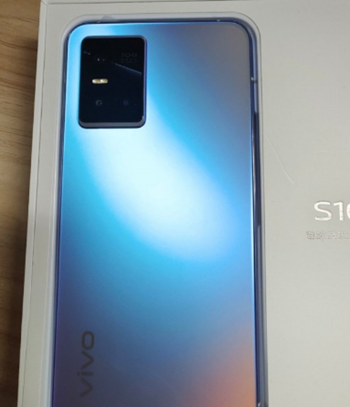 Uygun fiyatlı vivo S10 tasarımıyla dikkat çekiyor - Resim : 1