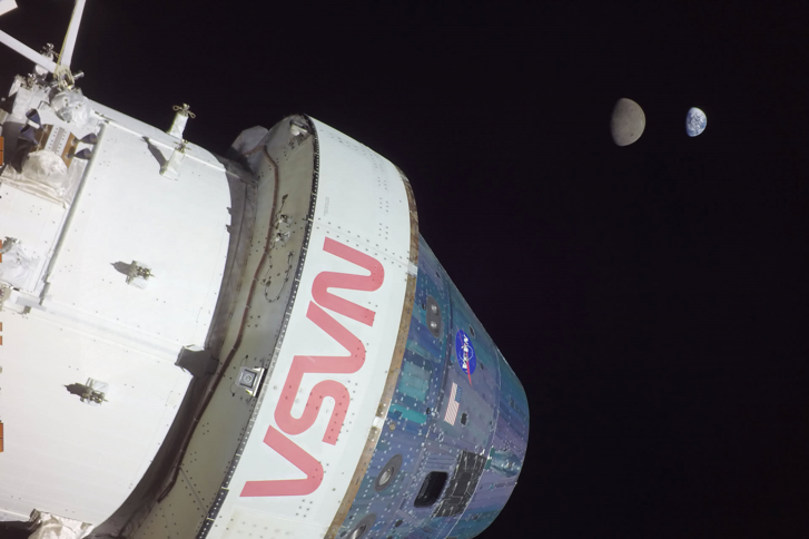 NASA'nın Orion'u Dünya'yı ve Ay'ı çeyrek milyon mil öteden fotoğrafladı! İşte o efsane kare! - Resim : 1