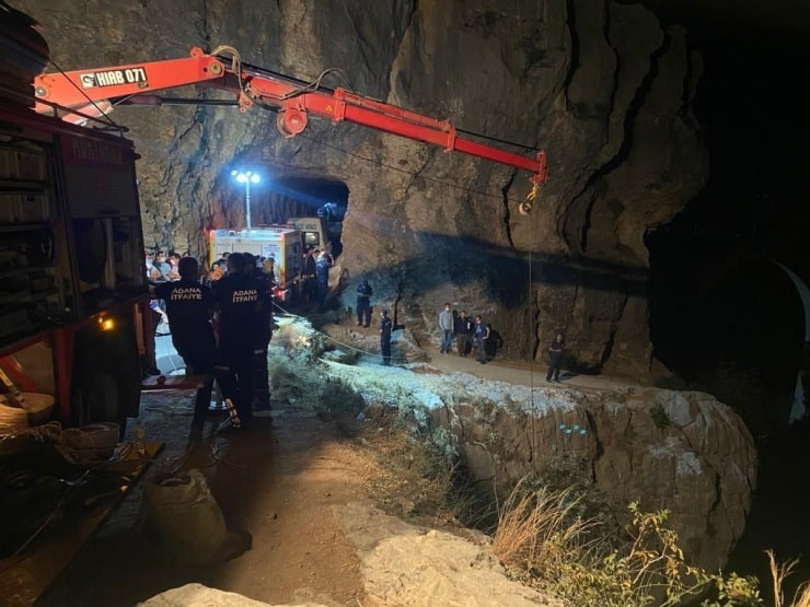 Selfie çekerken uçurumdan düştü! - Resim : 1