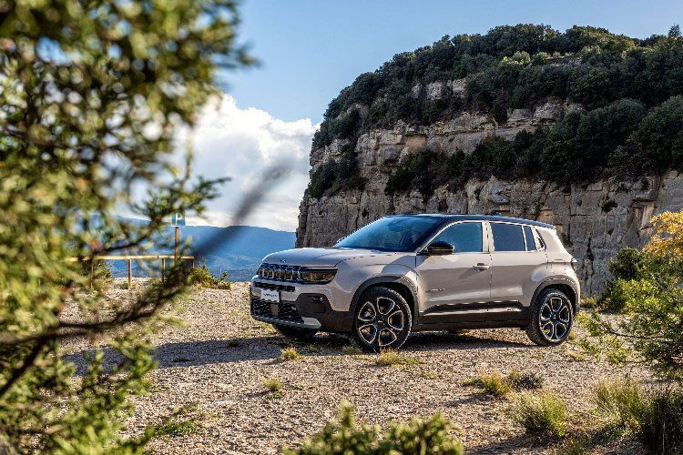 Jeep rakiplerine meydan okudu, Clio parasına Avenger Hibrit fırsatı - Resim: 8