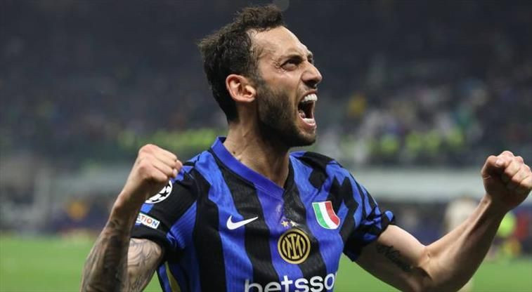 Hakan Çalhanoğlu Fenerbahçe'de, Ali Koç tek telefonuyla transferi bitirdi - Resim: 2