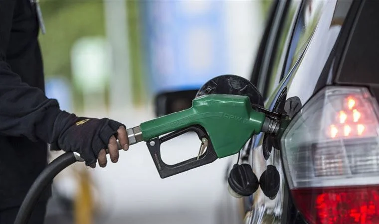 Akaryakıt zamları tepki topluyor! Twitter'da tepkiler büyüyor - Resim : 1