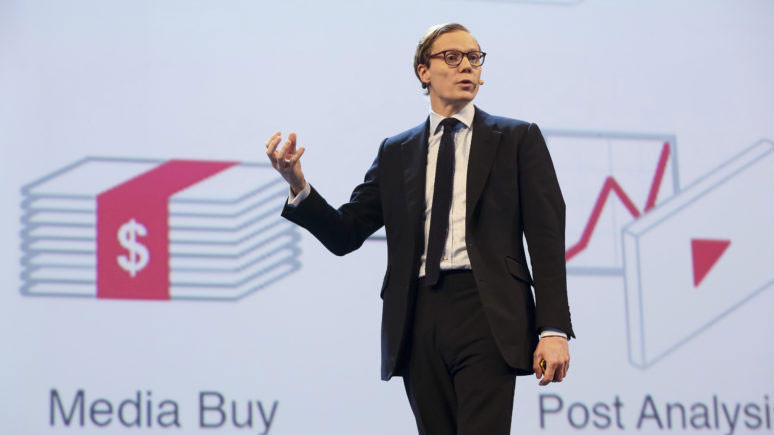 Cambridge Analytica'nın CEO'su görevden alındı - Resim : 1