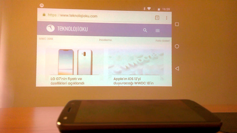 Moto Insta-Share Projector incelemesi - Resim : 2