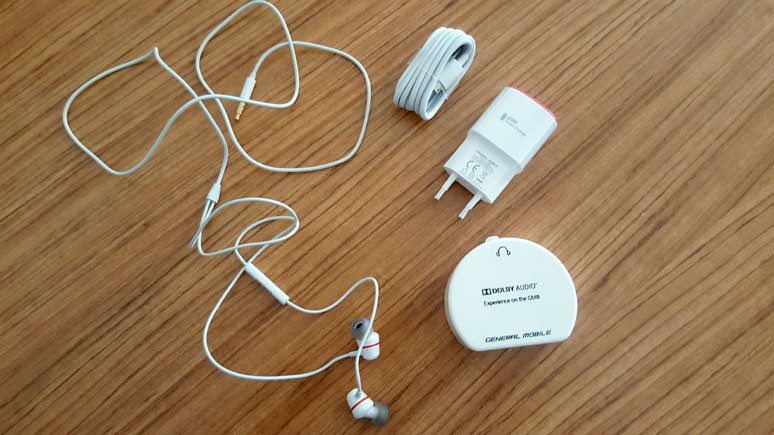 General Mobile GM 8 kutu içeriği