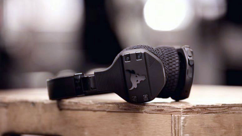 Kendi adına kulaklık üretti - Resim : 1