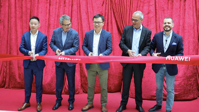 Huawei Deneyim Mağazası yoğun ilgiyle İstinyePark’ta açıldı - Resim : 1