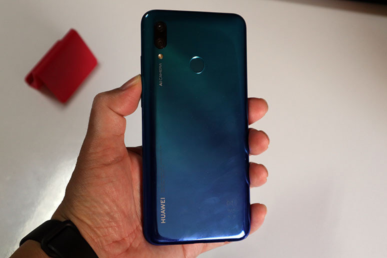 Huawei P smart 2019 inceledik! (video) - Resim : 2