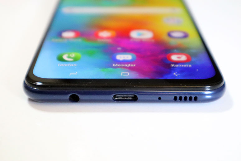 Pili bitmeyen telefon: Samsung Galaxy M20 (video) - Resim : 3