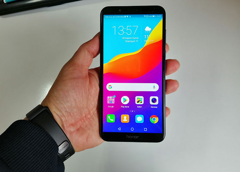 Uygun fiyatlı dev ekranlı telefon Honor 7c inceledik (Video) - Resim : 2