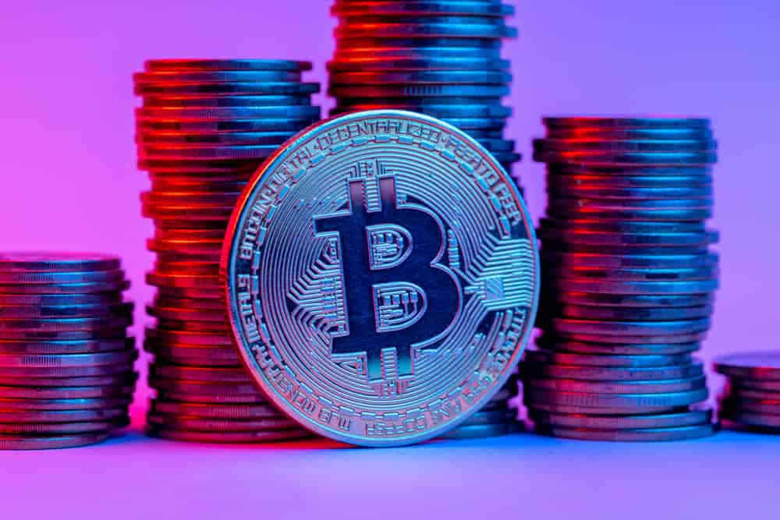 Eski maliye bakanı; ''Bitcoin'in itibari paranın yerini almasının 'kabus' olacak'' - Resim : 1